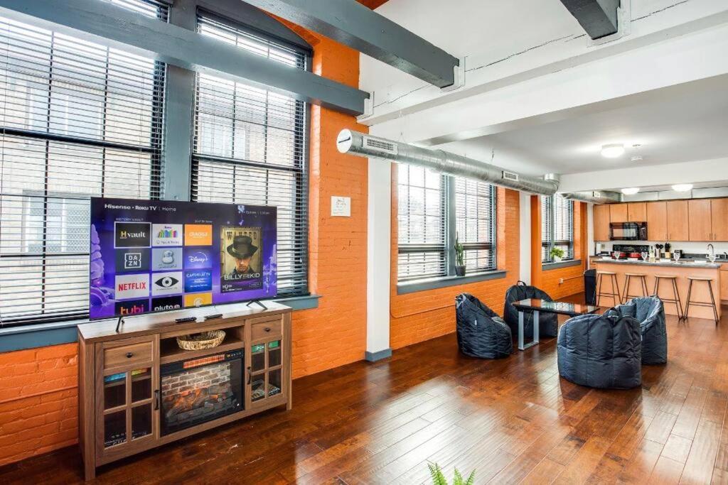 Villa Centric Modern Loft W/ King Beds & Smart Gametable Rochester Exterior foto